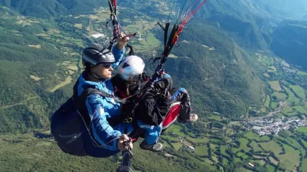 Parapente en el Pirineo